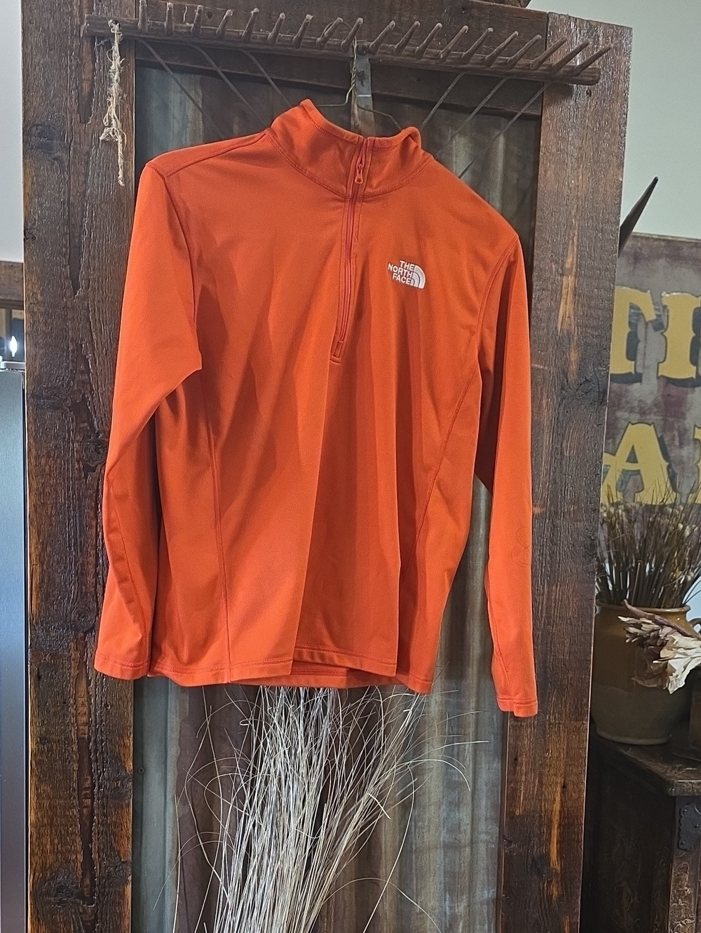 The North Face Men’s Orange Half-Zip Lightweight Jacket SIZE MED